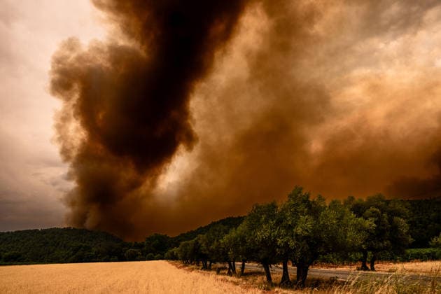 Wildfires in France - The Gros Bessillon Fire Reignited The Gros Bessillon wildfire in the Var region reignited today west of Correns, France, on July 31, 2026. Photo by Laurent Coust ABACAPRESS.com Correns France  Copyright: xCoustxLaurent ABACAx