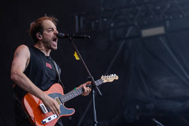 Green Juice Festival Bonn, 31.7.2026 Heisskalt beim Green Juice 2026 -- Das Green Juice Festival in Bonn feiert 2026 seinen 18. Geburtstag. Vom kleinen Privatkonzert hat es sich inzwischen zu einer festen Größe im Bonner Veranstaltungskalender gemausert. Das Festival findet an zwei Tagen im Park von Bonn-Beuel-Vilich statt. Es gibt eine große Bühne, den 1Live-Sektor-Bus und eine Newcomer-Stage. Bonn Park Neu-Vilich NRW Deutschland Copyright: xSebastianxDerixx