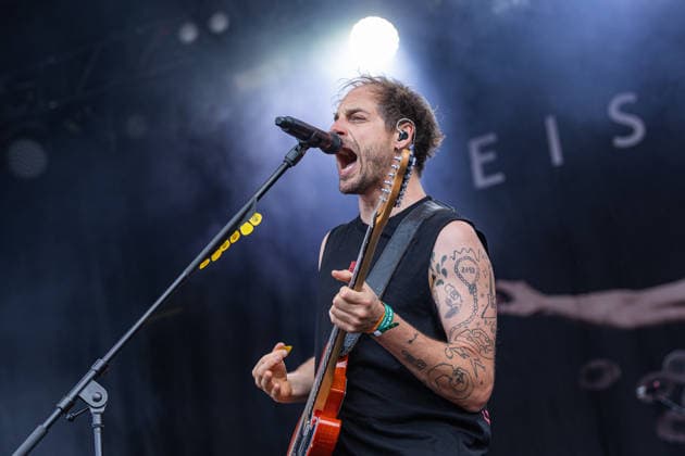 Green Juice Festival Bonn, 31.7.2026 Heisskalt beim Green Juice 2026 -- Das Green Juice Festival in Bonn feiert 2026 seinen 18. Geburtstag. Vom kleinen Privatkonzert hat es sich inzwischen zu einer festen Größe im Bonner Veranstaltungskalender gemausert. Das Festival findet an zwei Tagen im Park von Bonn-Beuel-Vilich statt. Es gibt eine große Bühne, den 1Live-Sektor-Bus und eine Newcomer-Stage. Bonn Park Neu-Vilich NRW Deutschland Copyright: xSebastianxDerixx