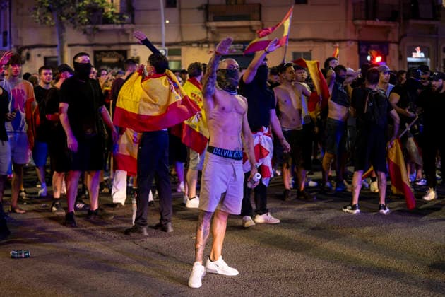 Protest Against the Migration Crisis Outside the Moroccan Consulate in Barcelona Several protesters gathered outside the Moroccan consulate on July 31, 2026, in Barcelona, Catalonia, Spain. The demonstration, organized by Núcleo Nacional, aims to express opposition to the migration crisis that has unfolded in Ceuta over the past few days, when more than 40,000 migrants swam across the Alboran Sea to enter Spanish territory. JULY 31, 2026 MOROCCAN CONSULATE MIGRANTS MIGRATION CRISIS CATALONIA NÚCLEO NACIONAL Lorena Sopê Barcelona Catalonia Barcelona Catalonia Spain  Copyright: xLorenaxSopÃªnax 7697801