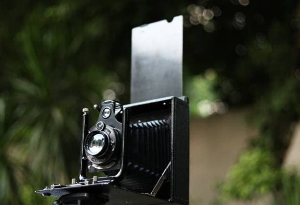 July 31, 2026, Cairo, Egypt: CAIRO, EGYPT Ã¢â‚¬ JULY 2026: Egyptian photojournalist Fareed Kotb poses with his restored 1930 Zeiss Ikon camera in Cairo, Egypt. Kotb gained international recognition for using the nearly century-old camera during his Project 1930, documenting the FIFA World Cup 2026 with a vintage camera manufactured in the same year as the inaugural FIFA World Cup. Cairo Egypt  - ZUMAq101 20260731_zna_q101_231 Copyright: xAbdullahxHamadax