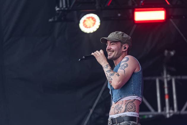 Green Juice Festival Bonn, 31.7.2026 Tristan Stadler von Raum27 -- Das Green Juice Festival in Bonn feiert 2026 seinen 18. Geburtstag. Vom kleinen Privatkonzert hat es sich inzwischen zu einer festen Größe im Bonner Veranstaltungskalender gemausert. Das Festival findet an zwei Tagen im Park von Bonn-Beuel-Vilich statt. Es gibt eine große Bühne, den 1Live-Sektor-Bus und eine Newcomer-Stage. Bonn Park Neu-Vilich NRW Deutschland Copyright: xSebastianxDerixx