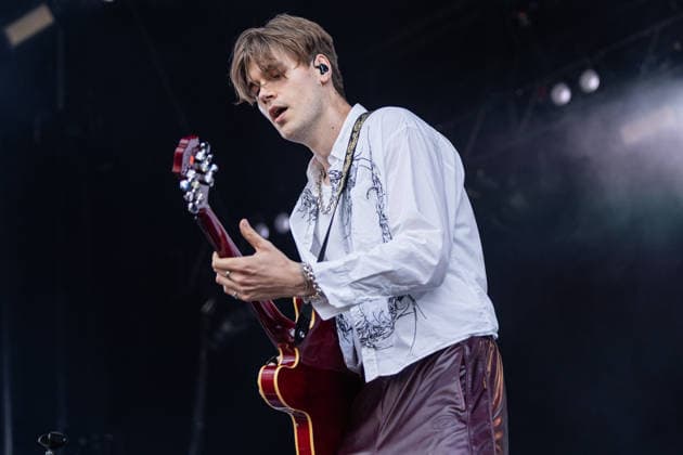 Green Juice Festival Bonn, 31.7.2026 Mathis Schröder von Raum27 -- Das Green Juice Festival in Bonn feiert 2026 seinen 18. Geburtstag. Vom kleinen Privatkonzert hat es sich inzwischen zu einer festen Größe im Bonner Veranstaltungskalender gemausert. Das Festival findet an zwei Tagen im Park von Bonn-Beuel-Vilich statt. Es gibt eine große Bühne, den 1Live-Sektor-Bus und eine Newcomer-Stage. Bonn Park Neu-Vilich NRW Deutschland Copyright: xSebastianxDerixx