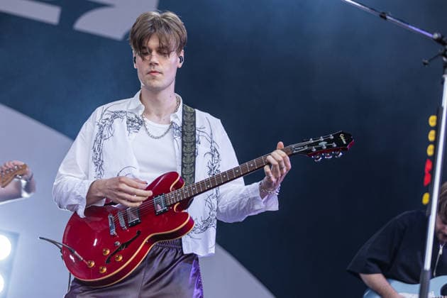 Green Juice Festival Bonn, 31.7.2026 Mathis Schröder von Raum27 -- Das Green Juice Festival in Bonn feiert 2026 seinen 18. Geburtstag. Vom kleinen Privatkonzert hat es sich inzwischen zu einer festen Größe im Bonner Veranstaltungskalender gemausert. Das Festival findet an zwei Tagen im Park von Bonn-Beuel-Vilich statt. Es gibt eine große Bühne, den 1Live-Sektor-Bus und eine Newcomer-Stage. Bonn Park Neu-Vilich NRW Deutschland Copyright: xSebastianxDerixx