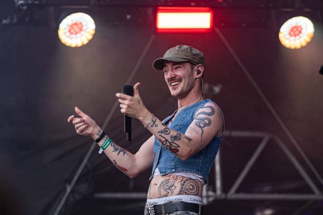 Green Juice Festival Bonn, 31.7.2026 Tristan Stadler von Raum27 -- Das Green Juice Festival in Bonn feiert 2026 seinen 18. Geburtstag. Vom kleinen Privatkonzert hat es sich inzwischen zu einer festen Größe im Bonner Veranstaltungskalender gemausert. Das Festival findet an zwei Tagen im Park von Bonn-Beuel-Vilich statt. Es gibt eine große Bühne, den 1Live-Sektor-Bus und eine Newcomer-Stage. Bonn Park Neu-Vilich NRW Deutschland Copyright: xSebastianxDerixx