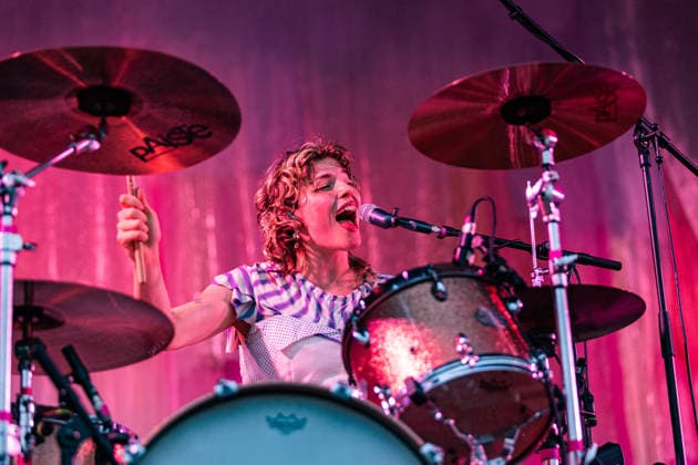 Green Juice Festival Bonn, 31.7.2026 Lotta Kummer von Blond -- Das Green Juice Festival in Bonn feiert 2026 seinen 18. Geburtstag. Vom kleinen Privatkonzert hat es sich inzwischen zu einer festen Größe im Bonner Veranstaltungskalender gemausert. Das Festival findet an zwei Tagen im Park von Bonn-Beuel-Vilich statt. Es gibt eine große Bühne, den 1Live-Sektor-Bus und eine Newcomer-Stage. Bonn Park Neu-Vilich NRW Deutschland Copyright: xSebastianxDerixx
