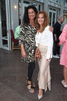 Caroline Kiesewetter und Carolin Fortenbacher bei der Premiere der Komödie Bis dass der Tod, Komödie Winterhuder Fährhaus Hamburg. In dem Theaterstück geht um einen tollpatschigen Auftragskiller, der von verschiedenen Angehörigen einer Familie beauftragt wird, den jeweils anderen umzubringen. Der einzige Grund: dem Erben oder der Erbin winkt ein Millionenvermögen, Hamburg 31.7.2026