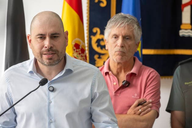Marlaska Assesses the Migration Crisis in Ceuta Interior Minister Fernando Grande Marlaska (left), accompanied by the Government Delegate in Ceuta, Miguel Ángel Pérez (right), speaks to the media at the Government Delegation headquarters on August 1, 2026, in Ceuta, Spain. Marlaska met with the Government Delegate in Ceuta and with commanders of the State Security Forces to analyze the evolution of the migration crisis. AUGUST 1, 2026, Ceuta, Spain  Copyright: xMarcosxMorenox 7698267