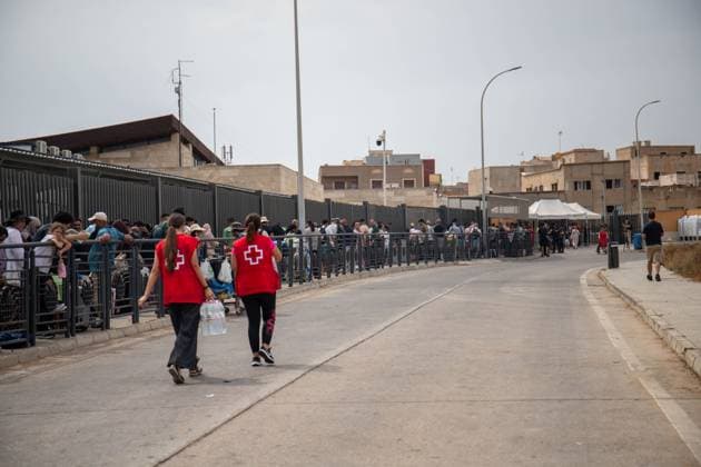Beni Enzar Border Reopens After 36-Hour Closure MELILLA, SPAIN AUGUST 1, 2026: The Beni Enzar border crossing between Spain and Morocco reopened gradually on Friday morning after remaining closed following recent migrant crossing attempts. Under a coordinated plan agreed by the Spanish and Moroccan authorities, access is being restored progressively to ease congestion affecting more than 2,000 vehicles taking part in Operation Crossing the Strait (OPE) 2026, which have been waiting to cross since Thursday, while additional ferry services continue to arrive in Melilla. Hundreds of pedestrians also remain queued at the border crossing, waiting to enter Morocco on foot. The operation allows groups of around 20 vehicles to enter the border Copyright: x xMohaxBelkasenx xJNAxPressx