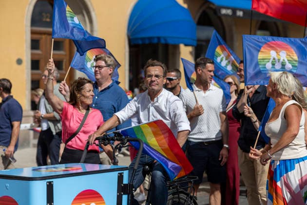 August 1, 2026, Stockholm, Sweden: STOCKHOLM, SWEDEN - AUGUST 1, 2026: Swedish Prime Minister Ulf Kristersson takes part in the Stockholm Pride Parade, the largest Pride parade in the Nordic region, through central Stockholm, celebrating LGBTQ rights, diversity and inclusion. Sweden - ZUMAa136 20260801_zap_a136_027 Copyright: xJoelxLindhex