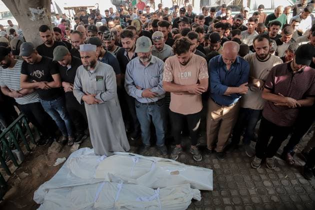 August 2, 2026, Gaza, Palestine, State of: GAZA Gaza, PALESTINE †AUGUST 2, 2026: Palestinian families mourn seven people, including a woman, a child and a fetus, at Al-Shifa Medical Complex after they were killed in separate Israeli strikes across Gaza City on August 1 and the morning of August 2, amid the ongoing war in the Gaza Strip. Gaza Palestine, State of - ZUMAq101 20260802_zna_q101_012 Copyright: xMohammedxMxSkaikx