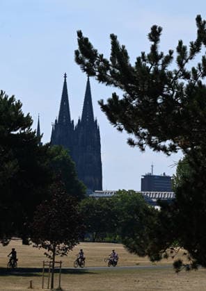 02.08.2026, xophax, öffentliches Leben, Köln, Rheinpark , Kölner Dom. Sommer in Köln Köln