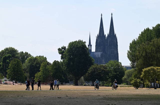 02.08.2026, xophax, öffentliches Leben, Köln, Rheinpark , Kölner Dom. Sommer in Köln Köln