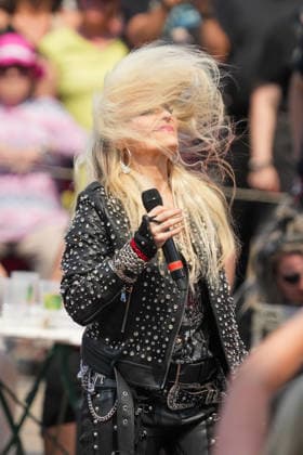 ZDF-Fernsehgarten 2026. DORO Pesch und Bülent Ceylan im ZDF Fernsehgarten mit dem Motto Rock im Garten am 02.08.2026 in Mainz. Mainz ZDF Fernsehgarten Rheinland-Pfalz
