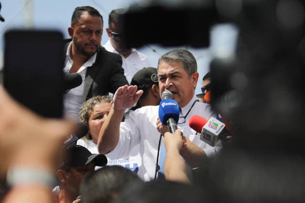 Former Honduran President Hernandez appears before Supreme Court over corruption allegations TEGUCIGALPA, HONDURAS - AUGUST 3: Former Honduran President Juan Orlando Hernandez delivers a speech as he arrives at the Supreme Court of Justice to attend his initial hearing regarding alleged corruption cases during his presidency in Tegucigalpa, Honduras on August 3, 2026. Emilio Flores Anadolu Tegucigalpa Honduras. Editorial use only. Please get in touch for any other usage.  Copyright: x2026xAnadoluxEmilioxFloresx