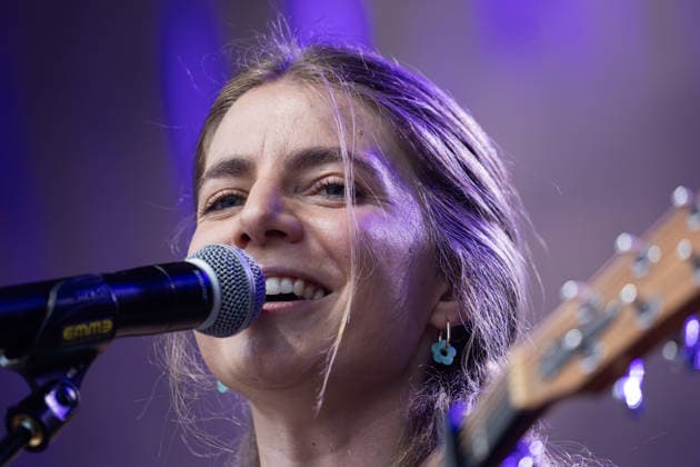 03.08.2026, Locarno, laRotonda, Rotonda by la Mobiliare 2026 Locarno: Anya Louise, Anya Louise (lead vocals, guitars and ukulele) Locarno laRotonda Ticino Switzerland Copyright: xJustPictures.ch FrancescoxMinghettix