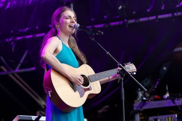 03.08.2026, Locarno, laRotonda, Rotonda by la Mobiliare 2026 Locarno: Anya Louise, Anya Louise (lead vocals, guitars and ukulele) Locarno laRotonda Ticino Switzerland Copyright: xJustPictures.ch FrancescoxMinghettix