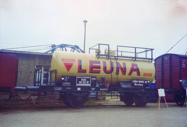 Leuna GDR, ca. 1990, Waggon mit der Aufschrift Leuna