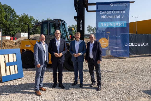 Baustart Cargo ‹Center 3 am Flughafen Nürnberg, Nürnberg, 04.08.2026 v.l.n.r:Niederlassungsleiter Ringo Haritz von der GOLDBECK Ost GmbH, Albert Füracker, Bayerischer Staatsminister der Finanzen und für Heimat sowie Aufsichtsratsvorsitzender der Flughafen Nürnberg GmbH, Marcus König, Oberbürgermeister der Stadt Nürnberg und stellvertretender Aufsichtsratsvorsitzender, Dr. Michael Hupe, Geschäftsführer der Flughafen Nürnberg GmbH Nürnberg Flughafen Bayern Deutschland