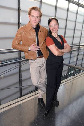 Johannes Heinrichs mit Ehefrau Nadja Jo Klapper bei der Premiere von SISTER ACT - DAS HIMMLISCHE MUSICAL im Bluemax Theater in Berlin am 04.08.2026