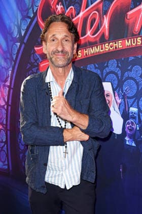 Falk Willy Wild bei der Premiere von SISTER ACT - DAS HIMMLISCHE MUSICAL im Bluemax Theater in Berlin am 04.08.2026
