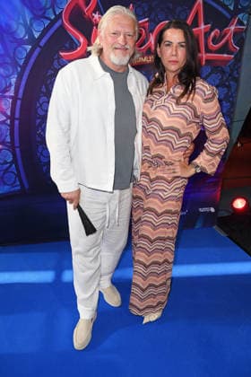 Frank Kessler mit Ehefrau Doreen Kessler bei der Premiere von SISTER ACT - DAS HIMMLISCHE MUSICAL im Bluemax Theater in Berlin am 04.08.2026