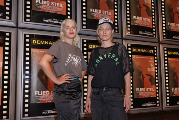 Flieg Steil Martina Schöne-Radunski, Lana Cooper Premiere des Films Flieg Steil im Kino in der Kulturbrauerei, Berlin Datum: 04.08.2026 Copyright: xEventpress Kratschx
