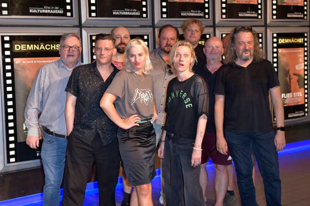 Regisseurinnen Martina Schöne-Radunski und Lana Cooper mit Cast und Team bei der Premiere des Kinofilms Flieg Steil im Kino in der Kulturbrauerei. Berlin, 04.08.2026