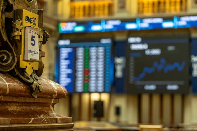 The Ibex 35 Sets an All-Time High, Surpassing 20,000 Points at the Madrid Stock Exchange, August 5, 2026, in Madrid, Spain. The Ibex 35 surpassed the 20,000-point mark for the first time in its history at the opening of Wednesday’s trading session, representing a 0.21% increase and an all-time high for the Spanish benchmark index. STOCK MARKET FINANCE ECONOMY FINANCIAL MARKETS STOCKS Madrid, Madrid, Spain Copyright: xRicardoxRubiox 7702481