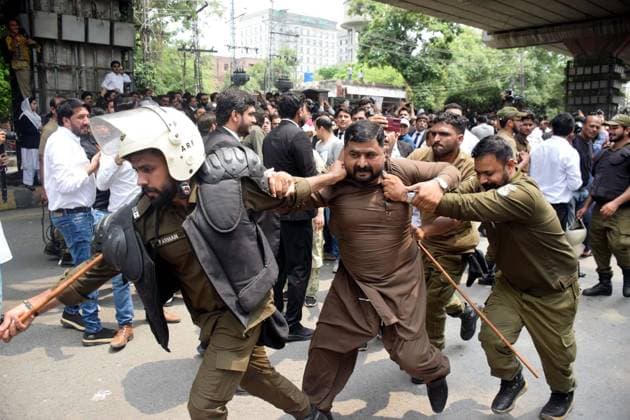 August 5, 2026, Pakistan: Police Use Baton Charge and Arrests to Disperse Pakistan Tehreek-e-Insaf Protesters Demanding Release of Imran Khan in Lahore Pakistan  - ZUMAas3_ 20260805_zaf_as3_030 Copyright: xPPIx