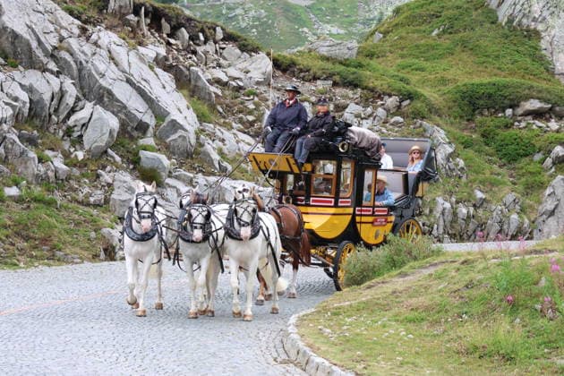 05.08.2026 Schweiz Pferde, Historische Gotthard -Postkutschen.Tagesfahrten auf der legendaeren Route von Andermatt ueber den Gotthardpass und die Tremolastrasse nach Airolo. Bild ; Gespann auf der Tremolastrasse