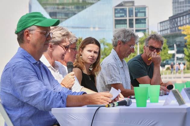 News Bilder des Tages Berlin, Deutschland, 06.08.2026: Bundeskanzleramt: Klimabündnis fordert Hitzegipfel: L-R: BUND-Vorsitzender Olaf Bandt, AWO-Vorständin Claudia Mandrysch, Stefan Rahmstorf, Klimaschutzaktivistin Luisa Neubauer, Max Bürck-Gemassmer und Ralf Behring Copyright: xdtsxNachrichtenagenturx dts_129439