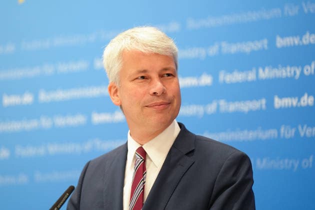 Pressekonferenz Spitzengespraech Niedrigwasser mit Verkehrsminister Bilger Bonn Nordrhein-Westfalen Deutschland