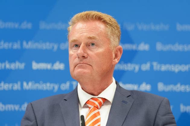 Pressekonferenz Spitzengespraech Niedrigwasser mit Verkehrsminister Bilger Jens Schwanen im Portrait bei der Pressekonferenz im Nachgang des Spizengespraech Niedrigwasser im Zusammenhang mit dem Rhein-Niedrigwasser im Bundesministerium fuer Verkehr, Bonn, 06.08.2026 Bonn Nordrhein-Westfalen Deutschland