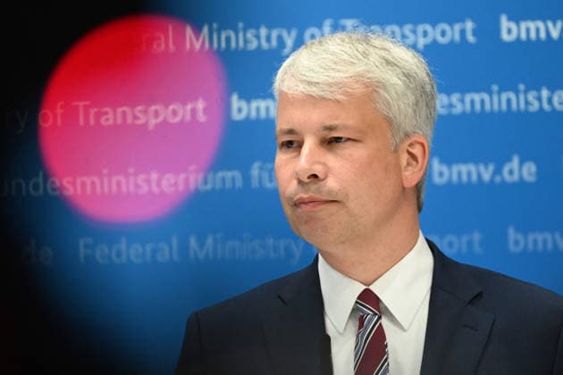 News Bilder des Tages Bundesverkehrsminister Steffen BILGER waehrend der Pressekonferenz Bundesverkehrsminister Steffen Bilger laedt zum Spitzengespraech Niedrigwasser am 06.08.2026, Bonn Deutschand,