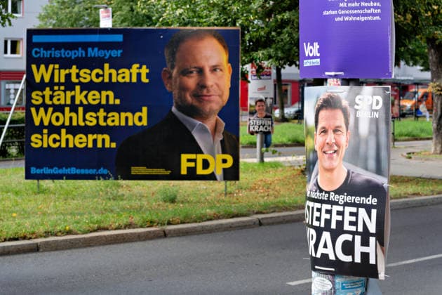 Berlin,07.08.2026,Wahlplakat der Partei FDP Christoph Meyer,SPD Steffen Krach,Volt zur Wahl zum 20.Abgeordnetenhaus von Berlin sowie zu den Bezirksverordnetenversammlungen am 20.09.2026.