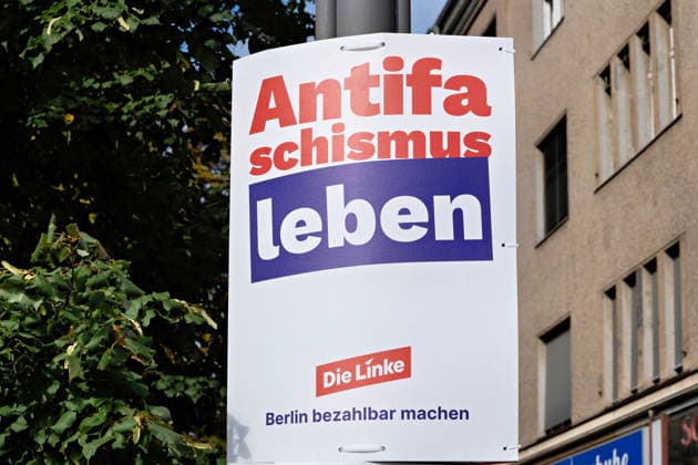 Berlin,07.08.2026,Wahlplakat der Partei die Linke - Antifaschismus leben - zur Wahl zum 20.Abgeordnetenhaus von Berlin sowie zu den Bezirksverordnetenversammlungen am 20.09.2026.