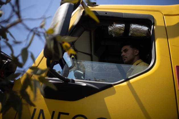 The number of ground personnel fighting the fire in Niebla has increased to 150, with 18 aerial resources. Infoca personnel are battling the wildfire that broke out in the town of Niebla, in Huelva. August 7, 2028, in Niebla, Huelva, Andalusia, Spain: Andalusia’s Forest Fire Emergency Plan (Plan Infoca) has increased the number of ground personnel from 80 to 150 this Friday to contain the forest fire that broke out Thursday afternoon in the Raboconejo area of Niebla, Huelva, which remains in the emergency phase, Operational Level 1, and which has forced the preventive evacuation of 23 residents from the hamlets of Raboconejo and Caballón. Likewise, 18 aerial resources continue to operate in the area. AUGUST 7, 2026 Niebla, Huelva, Andalusi Copyright: xClaraxCarrascox 7705123
