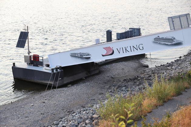 RECORD DATE NOT STATED Koeln GER, Natur, Klima, Sommer, Trockenheit, Rhein, Niedrigwasser, Koeln, Nordrhein-Westfalen, Deutschland, 06.08.2026 Der Pegelstand des Rheins in Koeln ist bedenklich niedrig und laesst die Schifffahrt nur eingeschraenkt zu GER, Natur, Klima, Sommer, Trockenheit, Rhein, Niedrigwasser, Koeln, Nordrhein-Westfalen, Deutschland, 06.08.2026 Copyright: xEibner-Pressefoto JuergenxAugstx EP_JAT