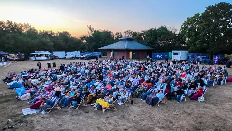 Sommerkino Auesee ** NUR FÜR REDAKTIONELLE ZWECKE ** EDITORIAL USE ONLY **<p>Das Sommerkino findet am Freitag, den 07.08.2026 auf einer mobilen Leinwand am Auesee in Wesel statt. Deutschland NRW Wesel Copyright: ErwinxPottgiesser