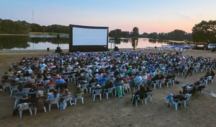 Sommerkino Auesee ** NUR FÜR REDAKTIONELLE ZWECKE ** EDITORIAL USE ONLY **<p>Das Sommerkino findet am Freitag, den 07.08.2026 auf einer mobilen Leinwand am Auesee in Wesel statt. Deutschland NRW Wesel Copyright: ErwinxPottgiesser
