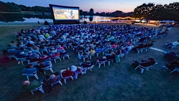 Sommerkino Auesee ** NUR FÜR REDAKTIONELLE ZWECKE ** EDITORIAL USE ONLY **<p>Das Sommerkino findet am Freitag, den 07.08.2026 auf einer mobilen Leinwand am Auesee in Wesel statt. Deutschland NRW Wesel Copyright: ErwinxPottgiesser