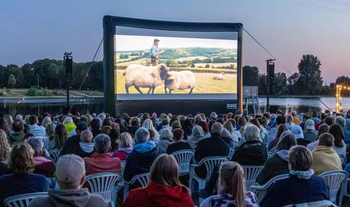 Sommerkino Auesee ** NUR FÜR REDAKTIONELLE ZWECKE ** EDITORIAL USE ONLY **<p>Das Sommerkino findet am Freitag, den 07.08.2026 auf einer mobilen Leinwand am Auesee in Wesel statt. Deutschland NRW Wesel Copyright: ErwinxPottgiesser