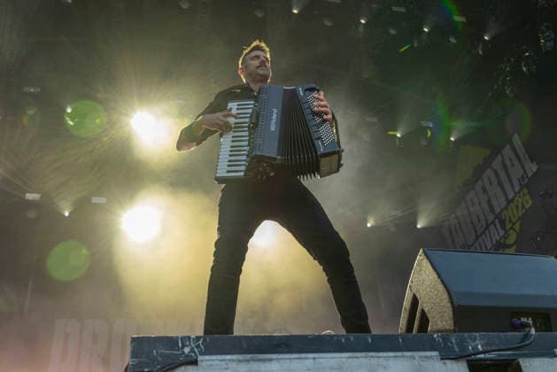 Dropkick Murphys, Tim Brennan, auf der Bühne beim Taubertal-Festival 2026 in Rothenburg ob der Tauber, Deutschland, am 7. August 2026. Copyright: HMBxMedia xHeikoxBecker