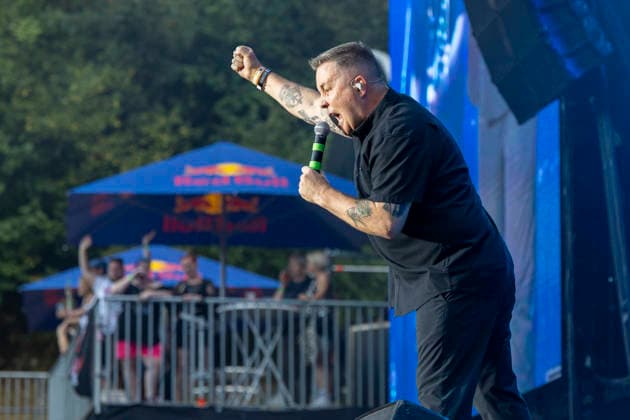 Dropkick Murphys, Ken Casey, auf der Bühne beim Taubertal-Festival 2026 in Rothenburg ob der Tauber, Deutschland, am 7. August 2026. Copyright: HMBxMedia xHeikoxBecker