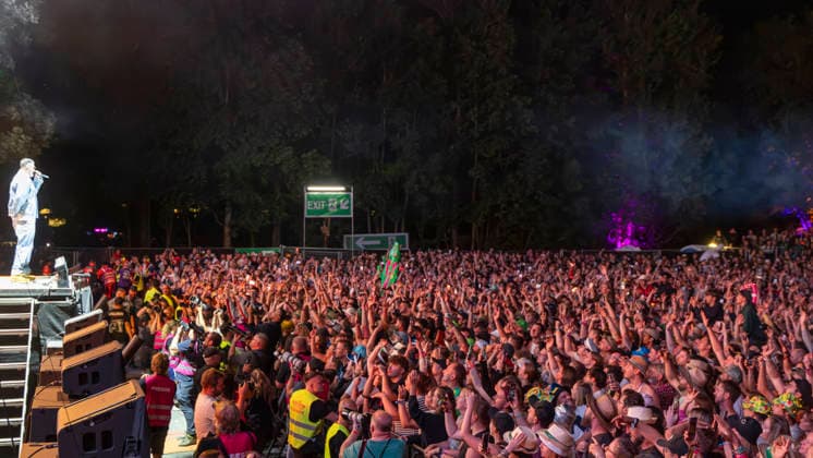 Sido performt vor begeistertem Publikum beim Taubertal-Festival 2026 in Rothenburg ob der Tauber, Deutschland, am 7. August 2026. Nacht-Aufnahme mit enthusiastischem Publikum. Copyright: HMBxMedia xHeikoxBecker