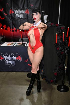 Victoria Venin auf der Midsummer Scream - Halloween & Horror Convention im Long Beach Convention Center. Long Beach, 07.08.2026