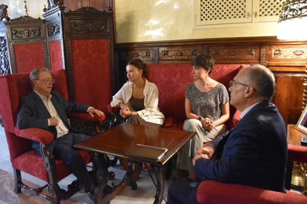 Sira Rego Meets with Vivas to Discuss the Migration Crisis The Minister of Youth and Children, Sira Rego 2i, is holding a meeting with the president of the Autonomous City of Ceuta, Juan Jesús Vivas i, at the City Hall of the autonomous city on August 8, 2026, in Ceuta, Spain. Rego is in the autonomous city to discuss the registration and integration into the reception system of the 1,342 minors who swam to Ceuta last week. AUGUST 8, 2026 UNACCOMPANIED MINORS MIGRATION CRISIS Gabriela Sardá Nún Ceuta, Ceuta, Spain Copyright: xGabrielaxSardaxNunezx 7705712