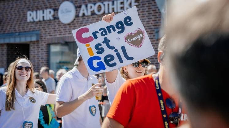Cranger Kirmesumzug - Einen Tag nach dem dem Auftakt: Cranger Kirmesumzug durch die Stadt im Livestream bei der WAZ. Am 08.08.2026 in Herne ** NUR FÜR REDAKTIONELLE ZWECKE ** EDITORIAL USE ONLY **<p>Cranger Kirmesumzug - Einen Tag nach dem dem Auftakt: Cranger Kirmesumzug durch die Stadt im Livestream bei der WAZ. Am 08.08.2026 in Herne Herne Copyright: ChristophxJendral