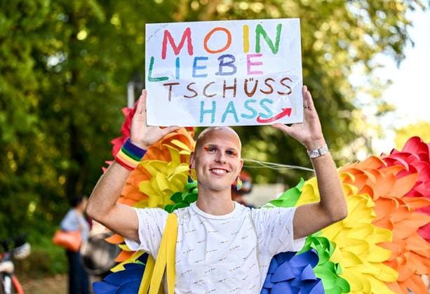 Ruhr Pride CSD ** NUR FÜR REDAKTIONELLE ZWECKE ** EDITORIAL USE ONLY **<p>Ruhr Pride CSD am Samstag, 8. August 2026 in Essen. Tausende nehmen an der Queeren Parade teil. Deutschland NRW Essen Copyright: VladimirxWegener